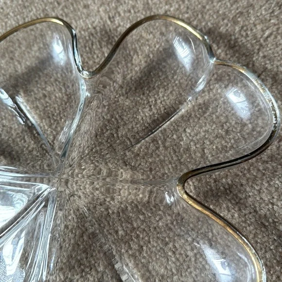 Vintage Glass divider Tray in the Shape of a Four Leaf Clover with Gold accents - Picture 4 of 4